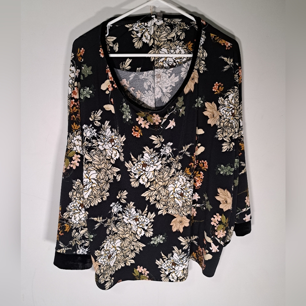 Dex Black Floral 3/4 Sleeve Top With Velvet Cuffs and Neckline Size 2X